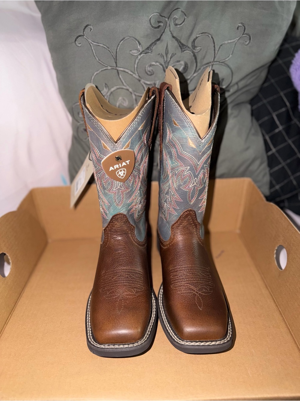 NEW Ariat Delilah Western Boots Size 7 C Wide – Never Worn w/ Tags